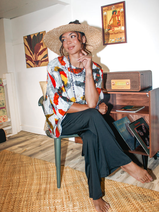 Makuahine Blouse White/Multicolor Lei Hulu