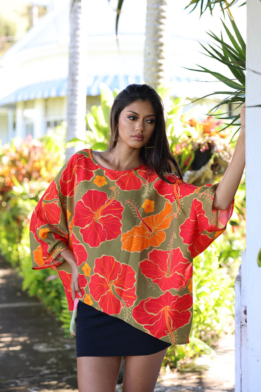 Makuahine Blouse Red/Green Hibiscus